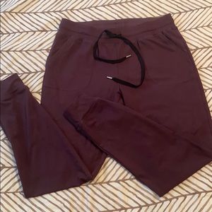 ZYIA Joggers in Plum